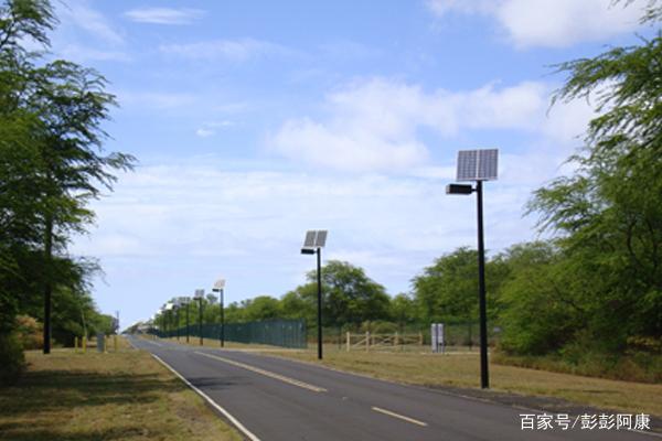 云南太阳能路灯选型与安装全指南:从光伏路灯价格到农村道路照明落地
